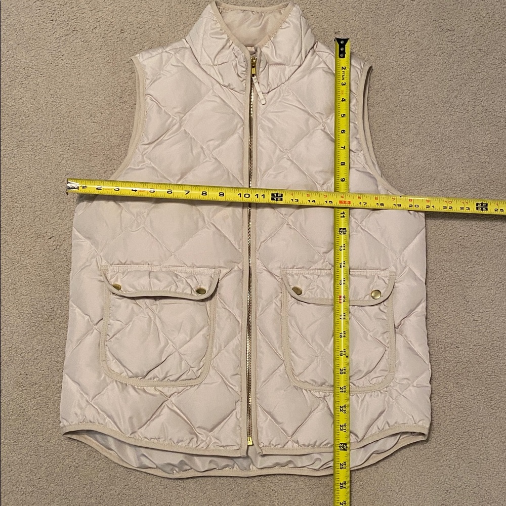 Woolrich Quilted Light Beige Vest size large. - Picture 7 of 12